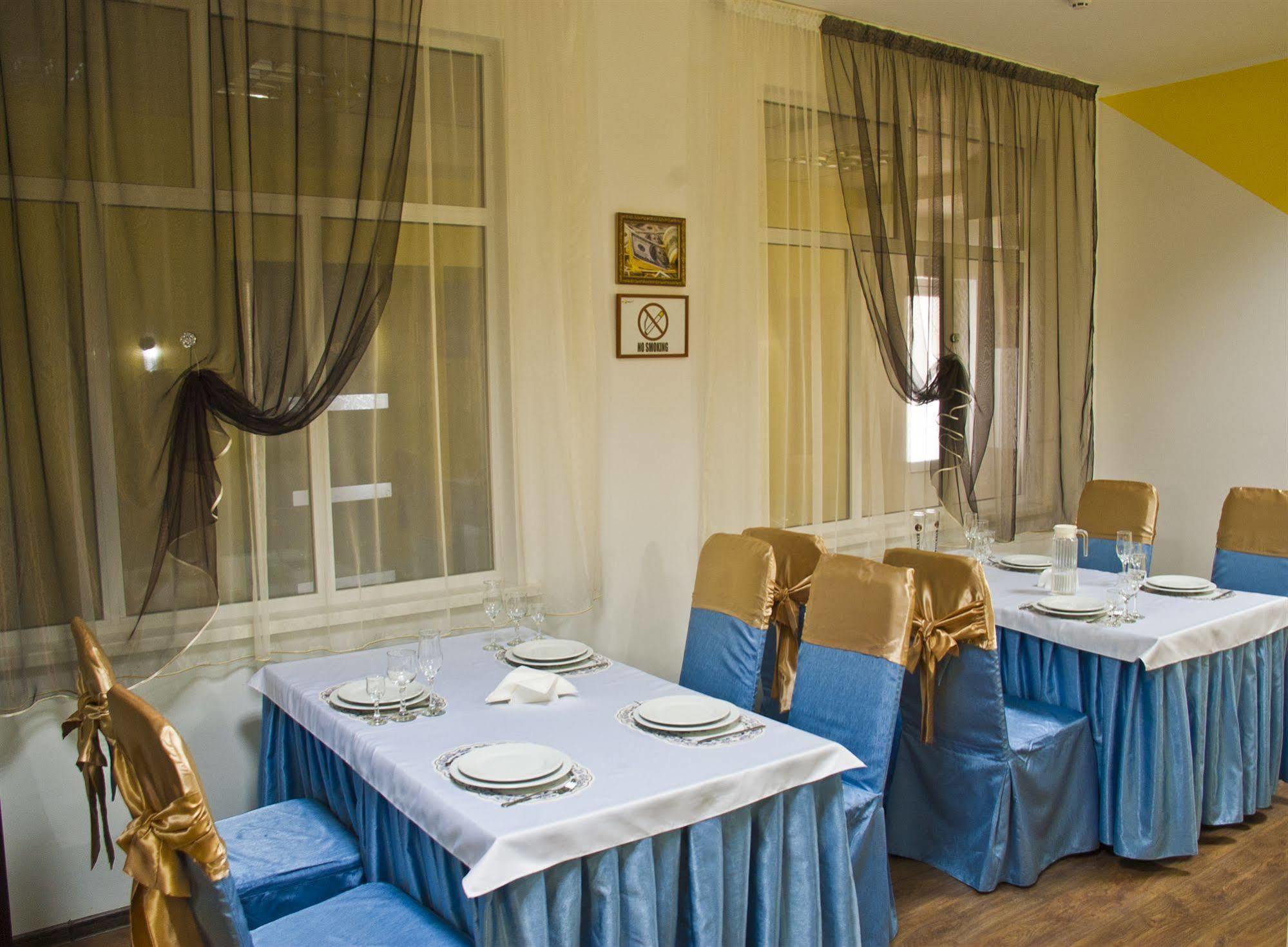 Hotel Nobel Κισινάου Εξωτερικό φωτογραφία
