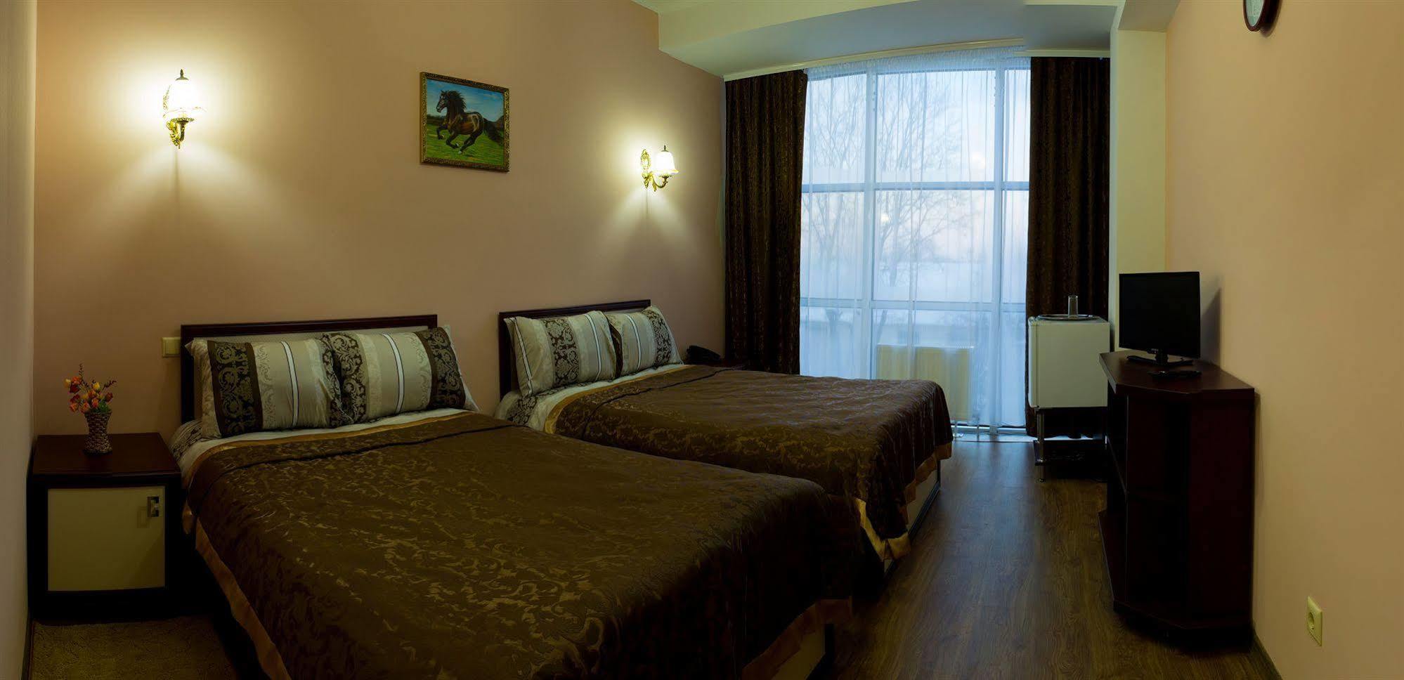 Hotel Nobel Κισινάου Εξωτερικό φωτογραφία